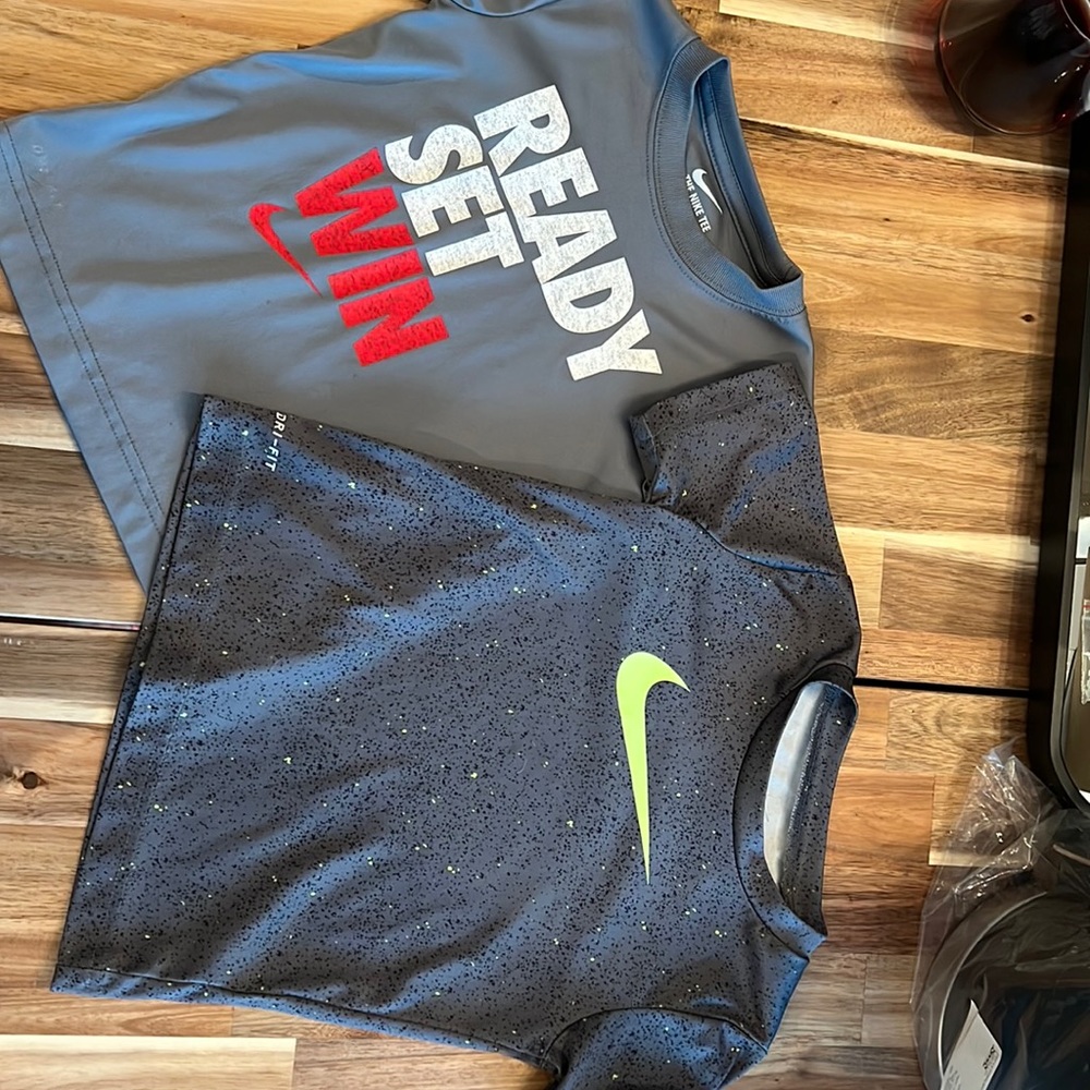 The Nike Tee 3t